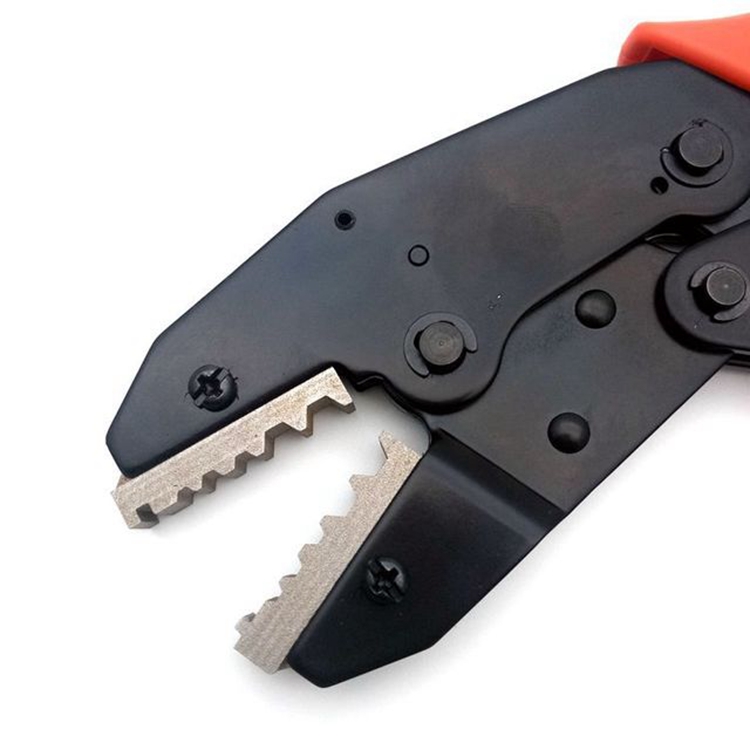 cb9f0c9700cbffa55f3ba9d51347f524_pliers9010591.jpg